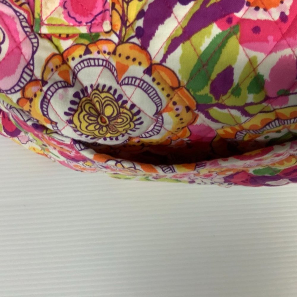 SOLD! VERA BRADLEY Large Travel Duffel Bag - Picture 8 of 12